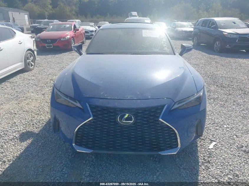 2021 LEXUS IS 300  