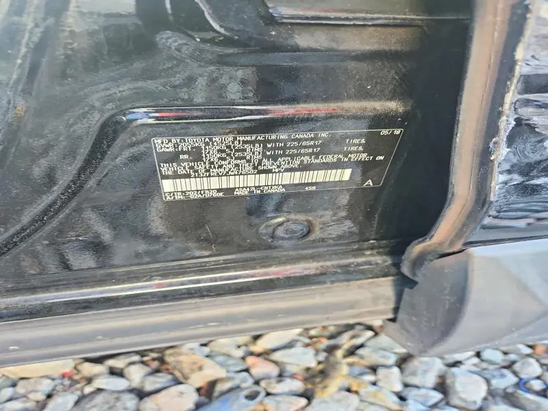 2018 TOYOTA RAV4 LE  