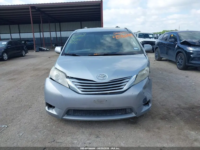 2017 TOYOTA SIENNA LE 8 PASSENGER