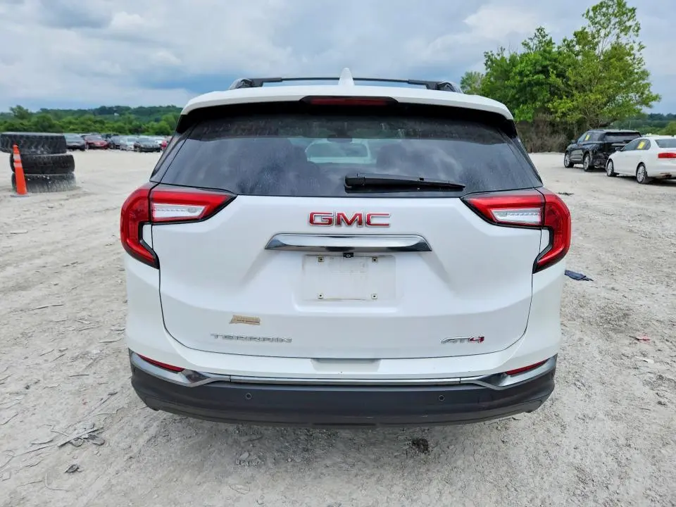 2022 GMC TERRAIN AT4  