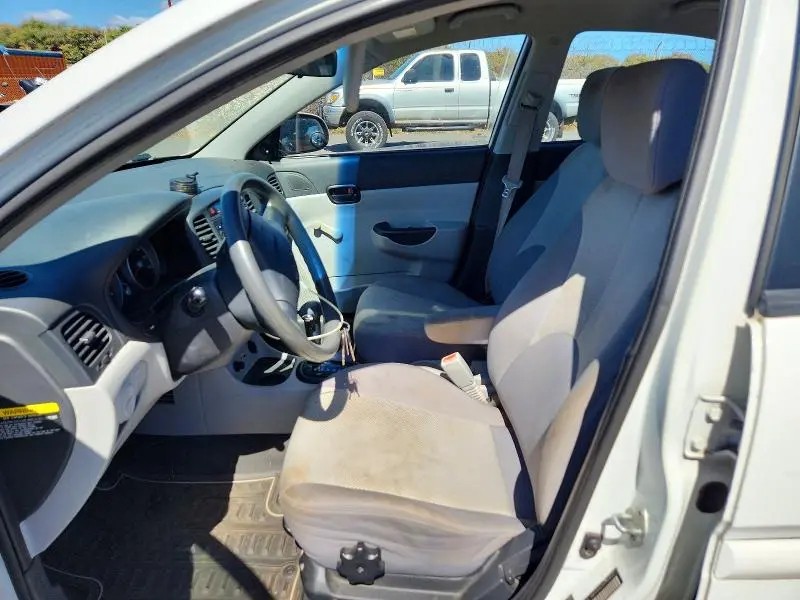 2010 HYUNDAI ACCENT GLS  