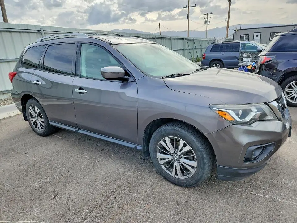 2017 NISSAN PATHFINDER SV  