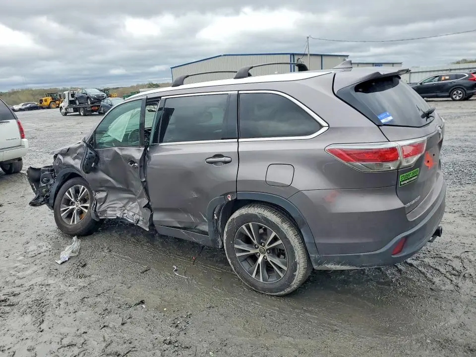 2016 TOYOTA HIGHLANDER XLE  