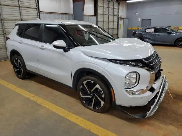 2024 MITSUBISHI OUTLANDER SE  
