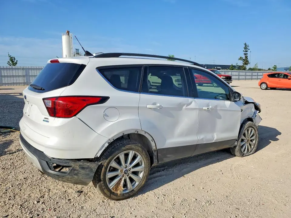 2019 FORD ESCAPE SEL  