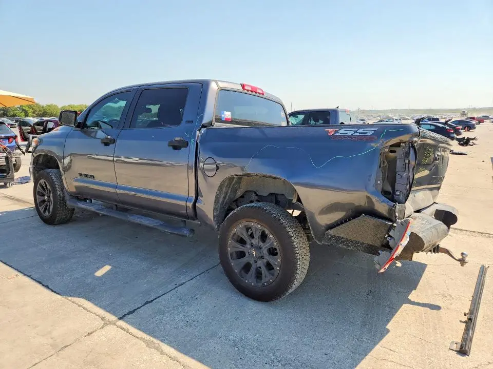 2017 TOYOTA TUNDRA CREWMAX SR5  