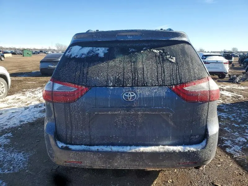 2015 TOYOTA SIENNA XLE  