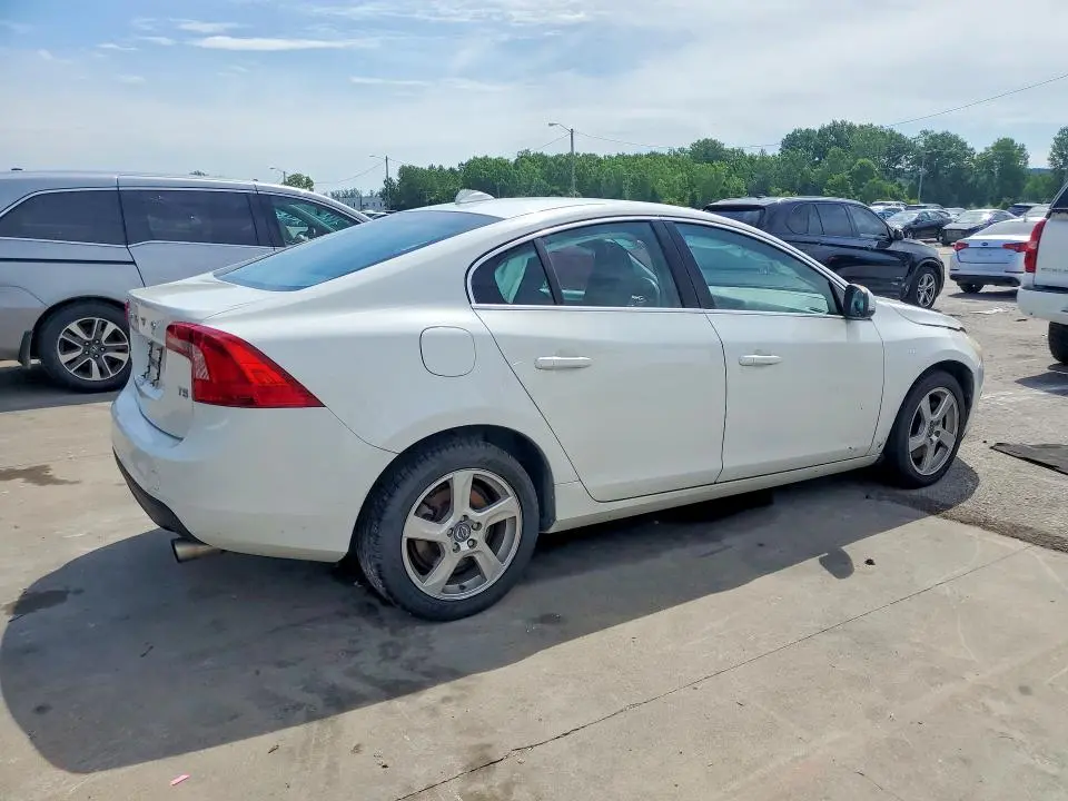 2013 VOLVO S60 T5  