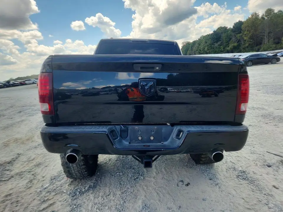2015 RAM 1500 ST  