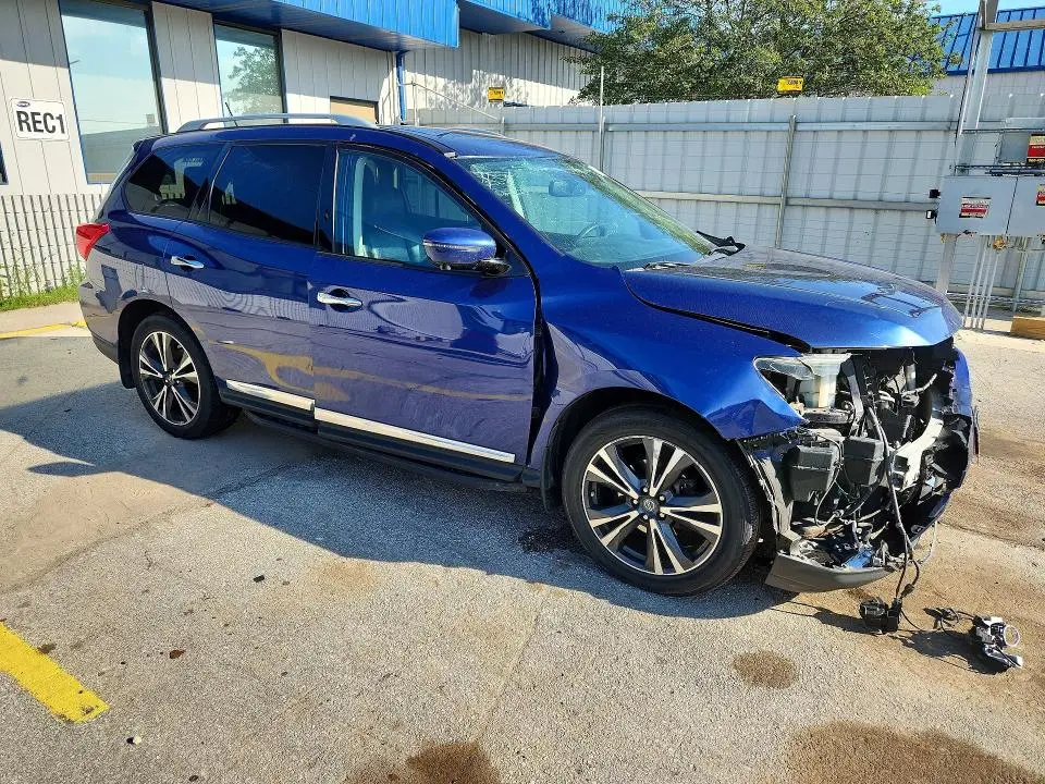 2017 NISSAN PATHFINDER PLATINUM  