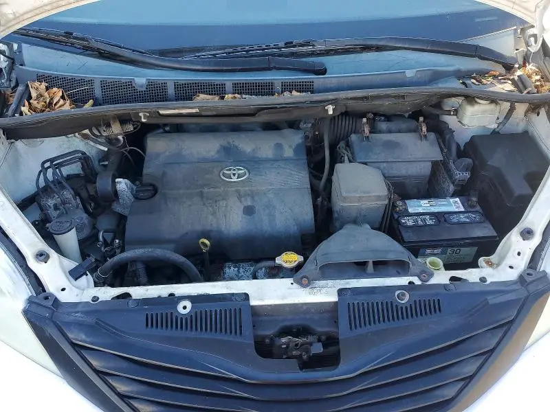 2014 TOYOTA SIENNA L 7-PASSENGER  