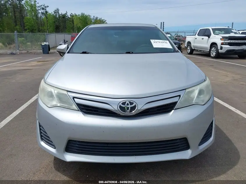 2014 TOYOTA CAMRY LE