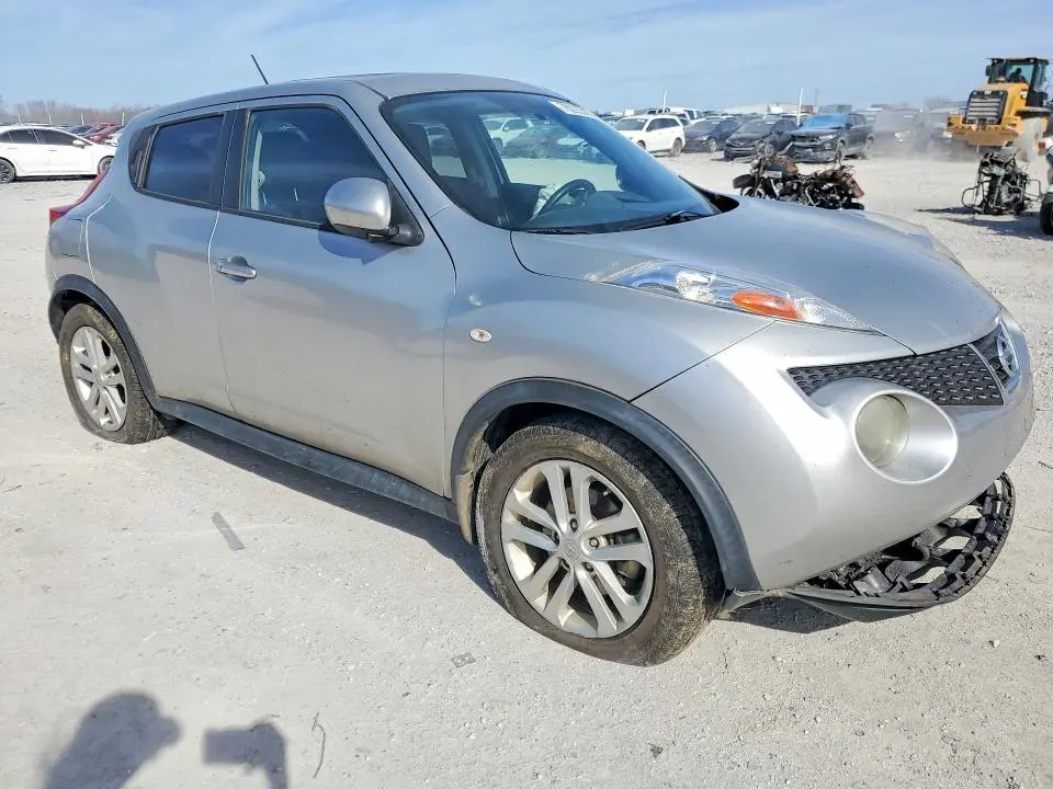 2011 NISSAN JUKE S  