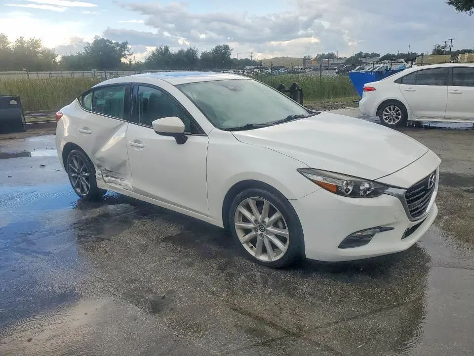 2018 MAZDA 3 TOURING  