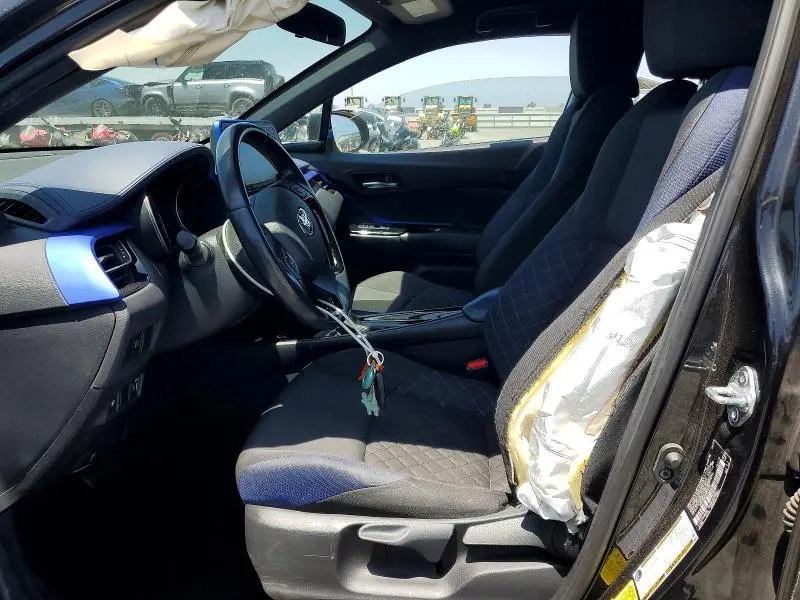 2021 TOYOTA C-HR XLE  