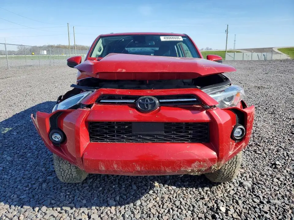 2021 TOYOTA 4RUNNER SR5  