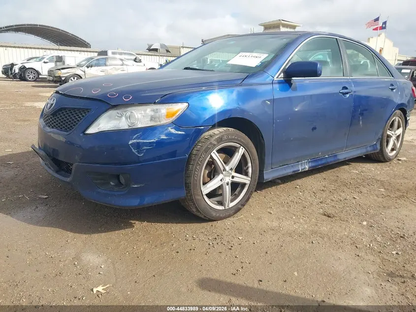 2010 TOYOTA CAMRY SE