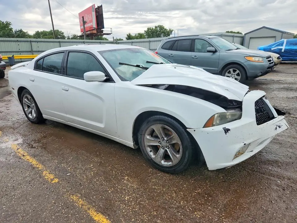2012 DODGE CHARGER SE  