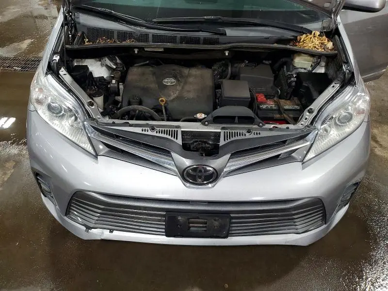 2018 TOYOTA SIENNA XLE 7-PASSENGER  