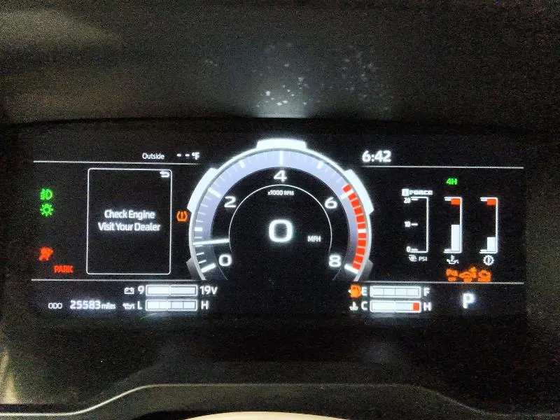 2025 TOYOTA TUNDRA PLATINUM  