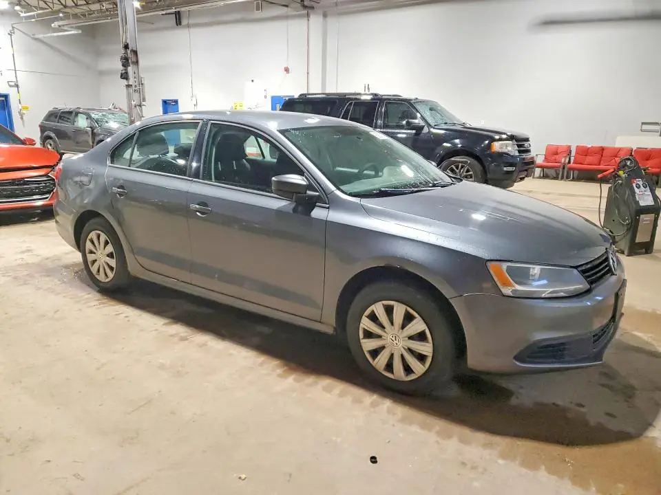 2013 VOLKSWAGEN JETTA BASE  