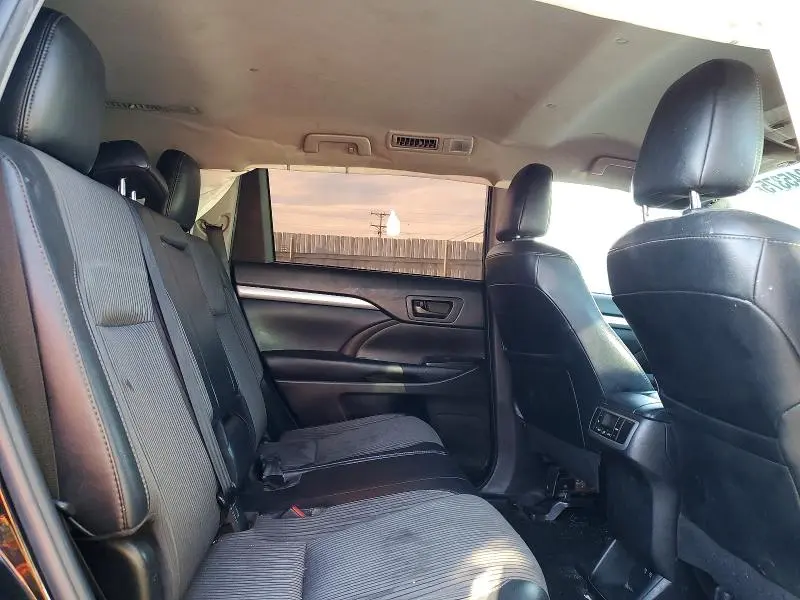 2019 TOYOTA HIGHLANDER LE PLUS  