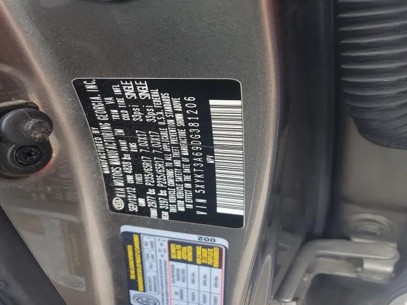 2013 KIA SORENTO LX  