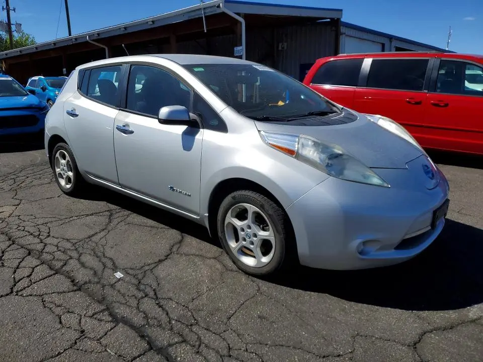 2013 NISSAN LEAF S  