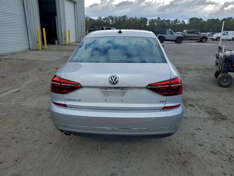 2017 VOLKSWAGEN PASSAT SE  