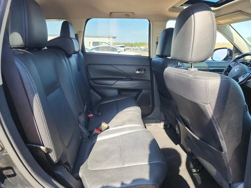 2016 MITSUBISHI OUTLANDER SE  