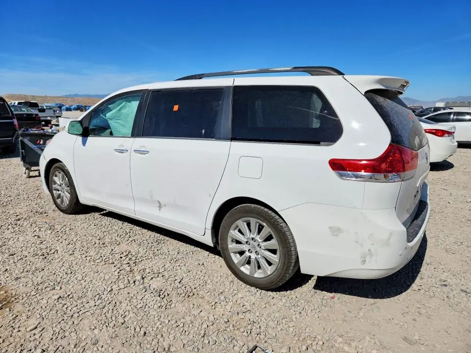 2013 TOYOTA SIENNA XLE 7-PASSENGER  