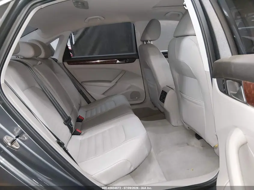 2013 VOLKSWAGEN PASSAT 2.5L SEL