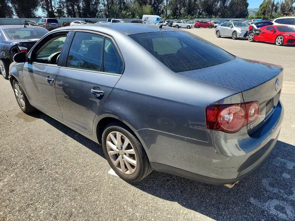 2010 VOLKSWAGEN JETTA LIMITED  