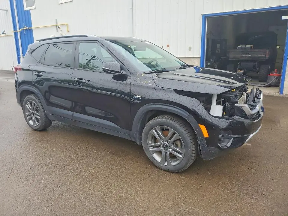 2021 KIA SELTOS LX  