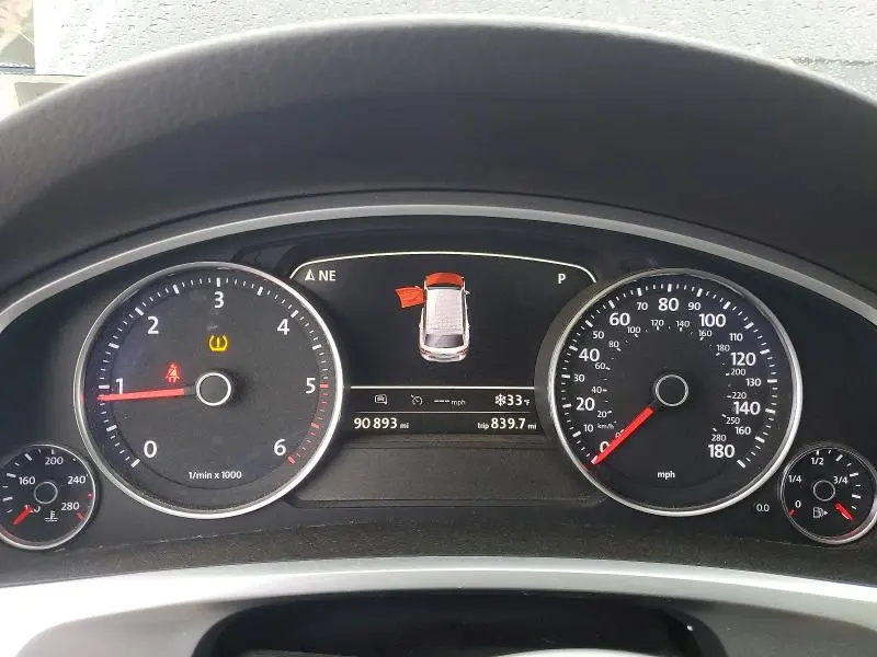 2015 VOLKSWAGEN TOUAREG V6 TDI  
