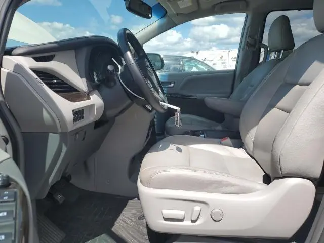 2015 TOYOTA SIENNA XLE  