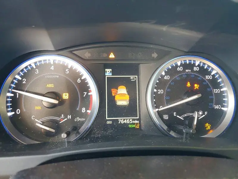 2017 TOYOTA HIGHLANDER SE  