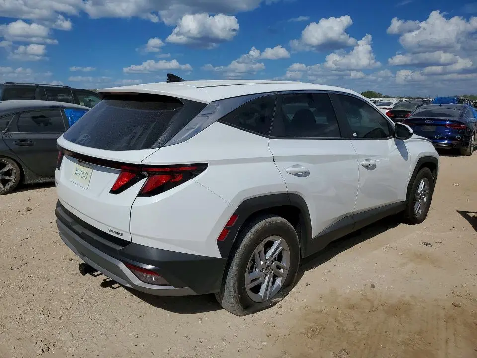 2026 HYUNDAI TUCSON SE  
