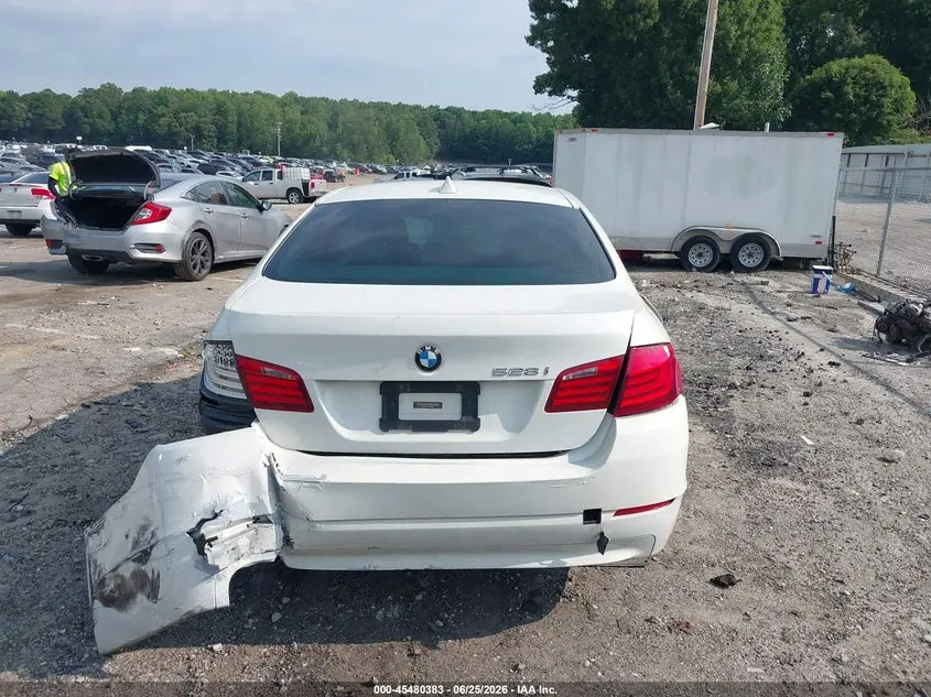 2011 BMW 528I  
