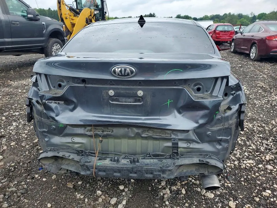 2021 KIA FORTE LXS  