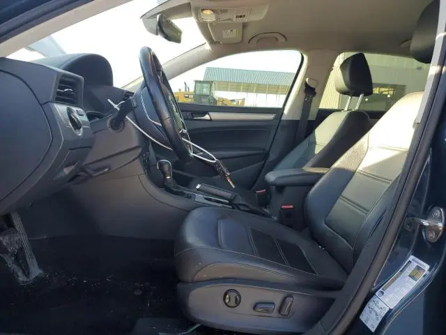 2020 VOLKSWAGEN PASSAT SE  