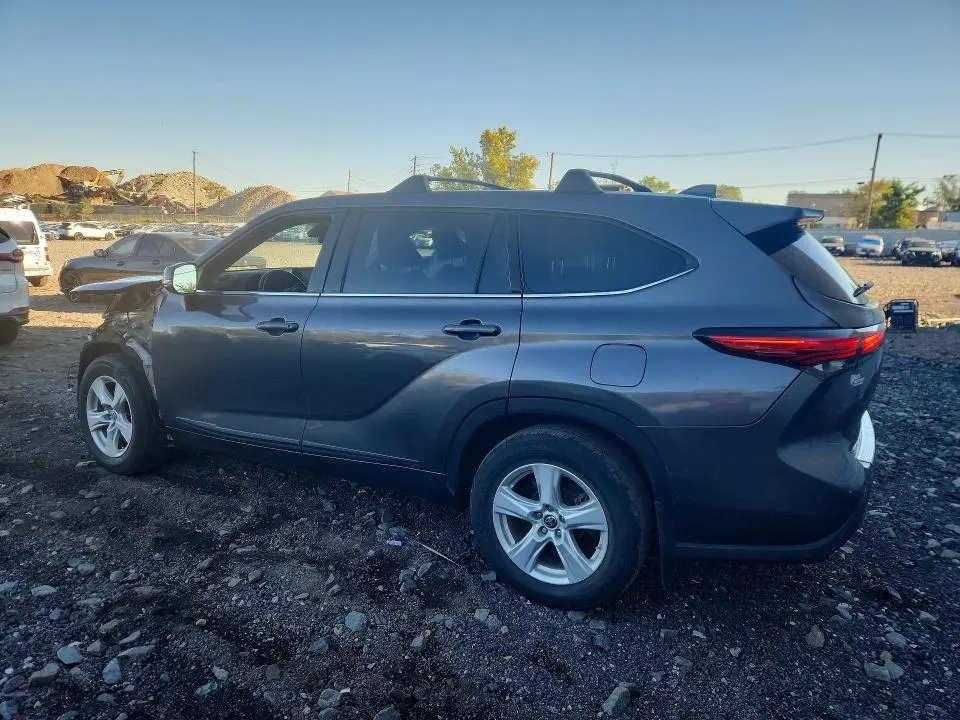 2021 TOYOTA HIGHLANDER LE  