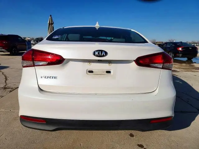 2017 KIA FORTE LX  