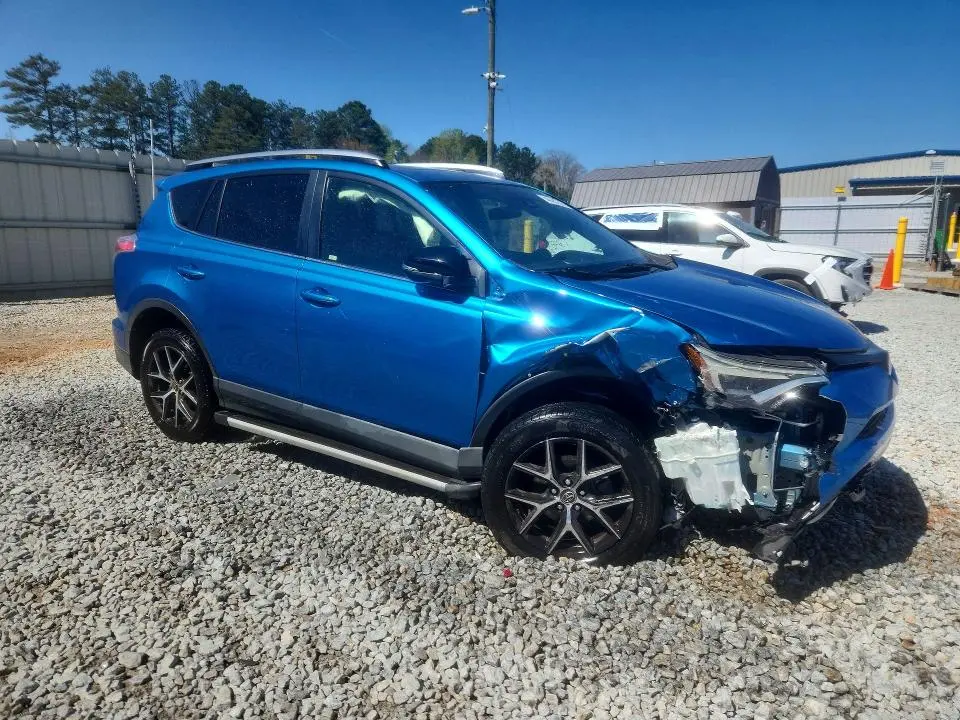 2017 TOYOTA RAV4 SE  