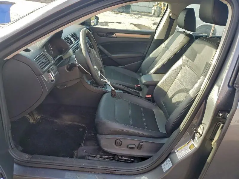 2014 VOLKSWAGEN PASSAT SE  