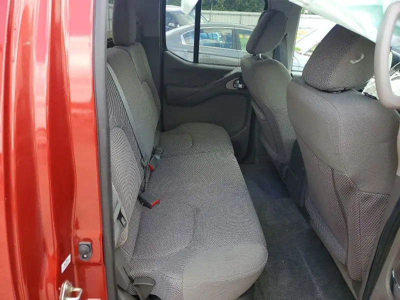 2017 NISSAN FRONTIER SV  