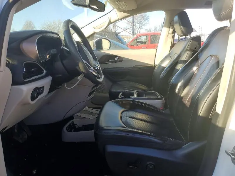 2020 CHRYSLER VOYAGER LXI  