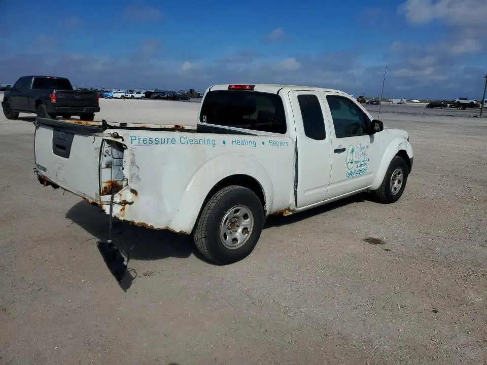 2016 NISSAN FRONTIER S  