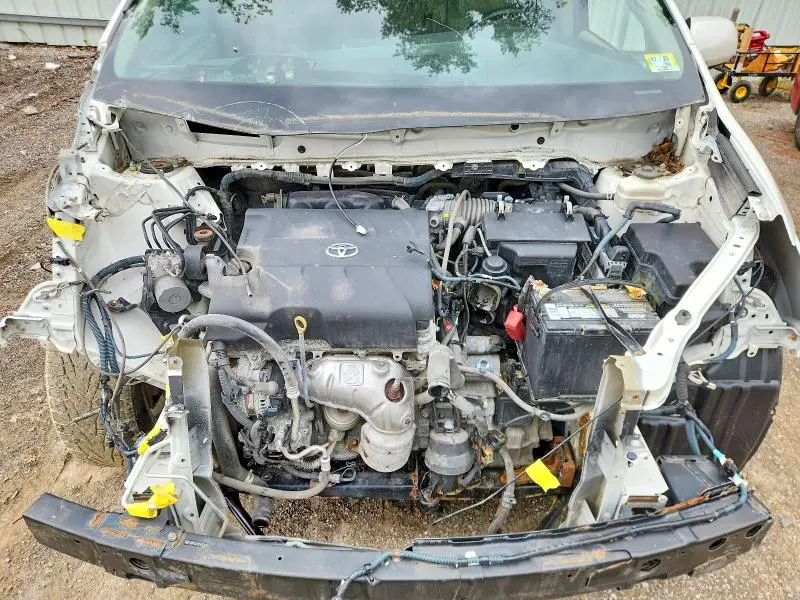 2015 TOYOTA SIENNA XLE 8-PASSENGER  