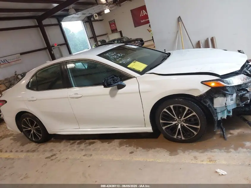 2019 TOYOTA CAMRY SE